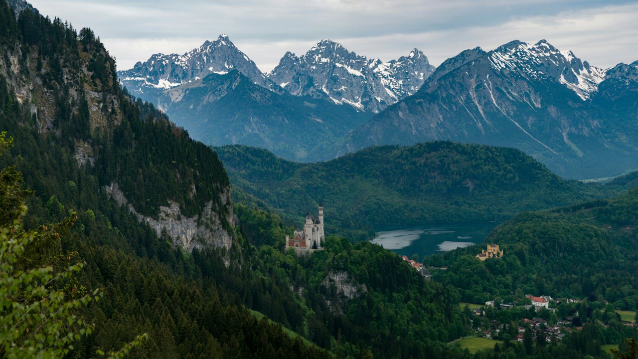 Discover all you need to know about the Schengen Germany visa: German visa requirements, application process, and travel tips for your trip to Germany.