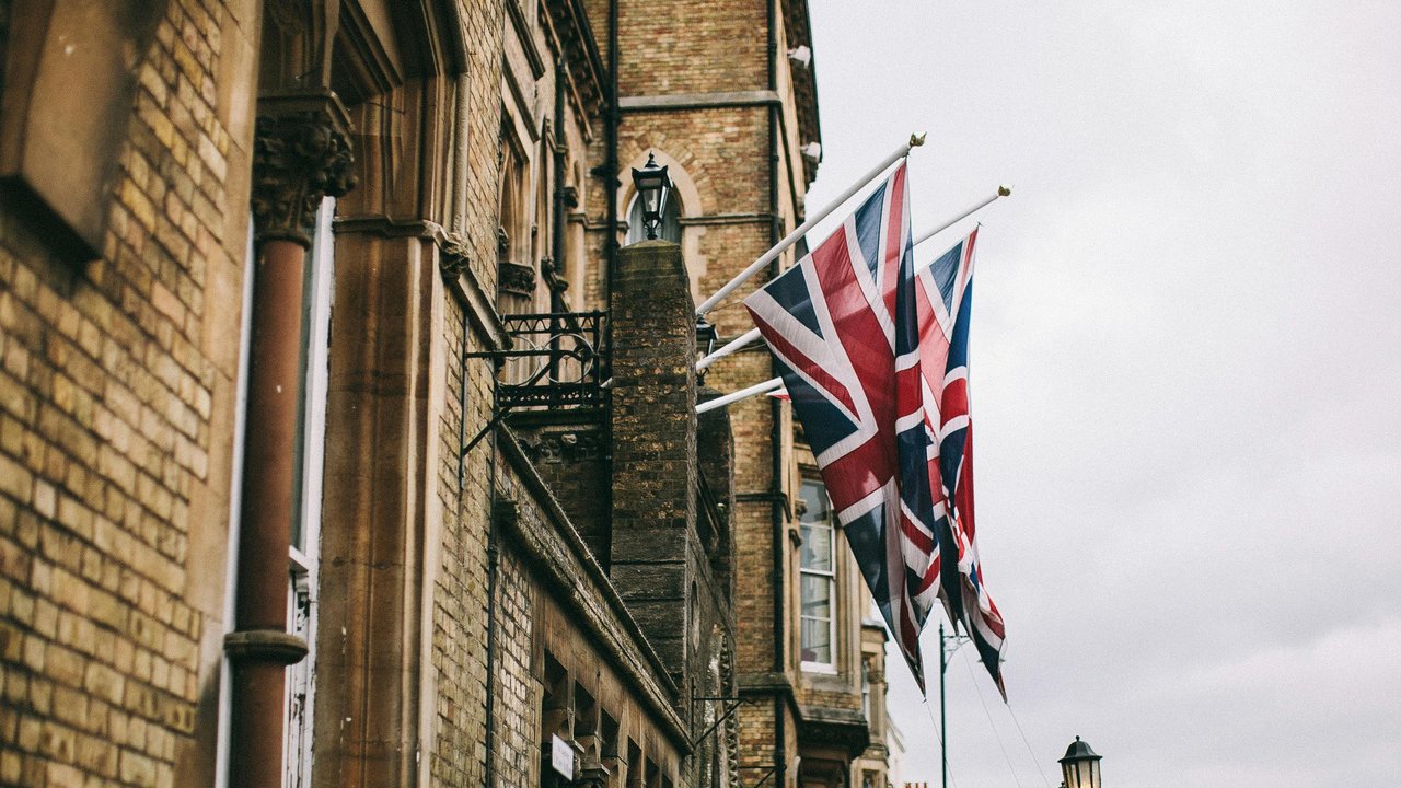 Discover how to apply for a UK visit visa, what you can do as a tourist, and key requirements for a successful Standard Visitor visa application.