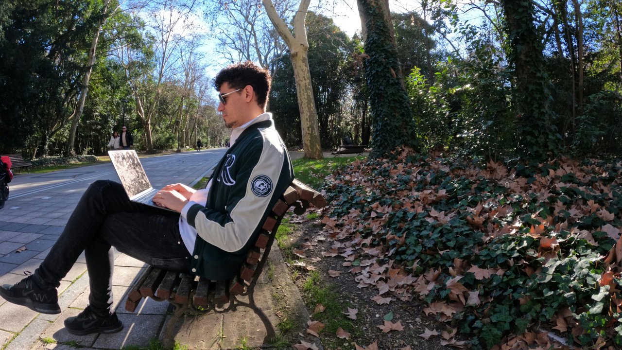 Discover EU digital nomad visas: Your gateway to working remotely in Europe’s top destinations. Learn about the benefits, requirements, and top countries for freelancers, remote workers & more.