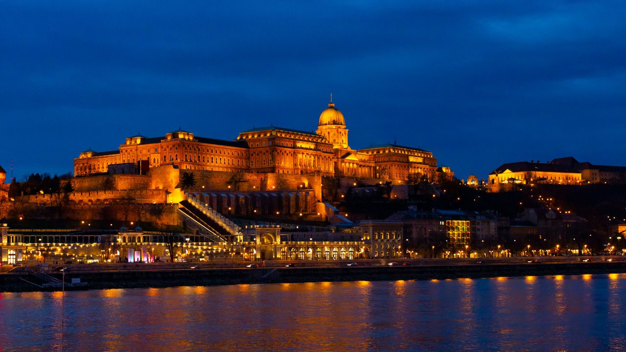 Your complete guide to the Schengen Hungary visa application: requirements, tips, and steps for a smooth and stress-free process.