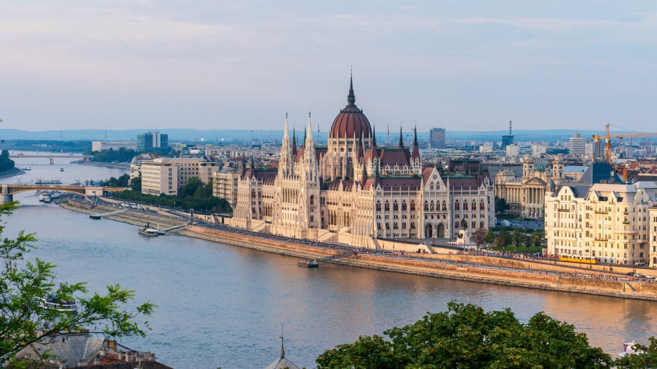 Your complete guide to the Schengen Hungary visa application: requirements, tips, and steps for a smooth and stress-free process.