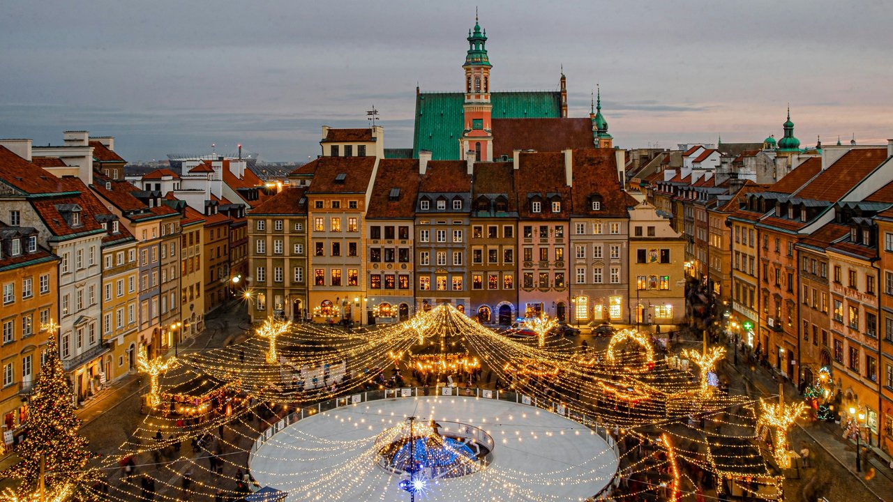 Learn how to get a Schengen Poland visa in 2025 — requirements, documents, steps, and expert tips to avoid rejection.
