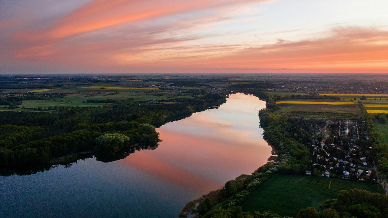 Learn how to get a Schengen Poland visa in 2025 — requirements, documents, steps, and expert tips to avoid rejection.