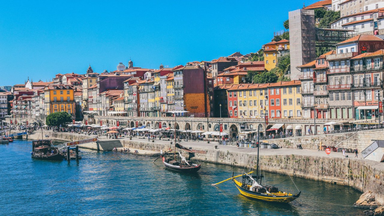 Learn how to get a Schengen Portugal visa—who needs it, required documents, expert tips, and how to avoid rejection.