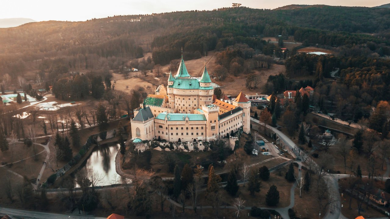 How to get a Schengen Slovakia visa in 2025: easy steps, requirements, tips to apply & travel Slovakia’s castles, mountains & culture.