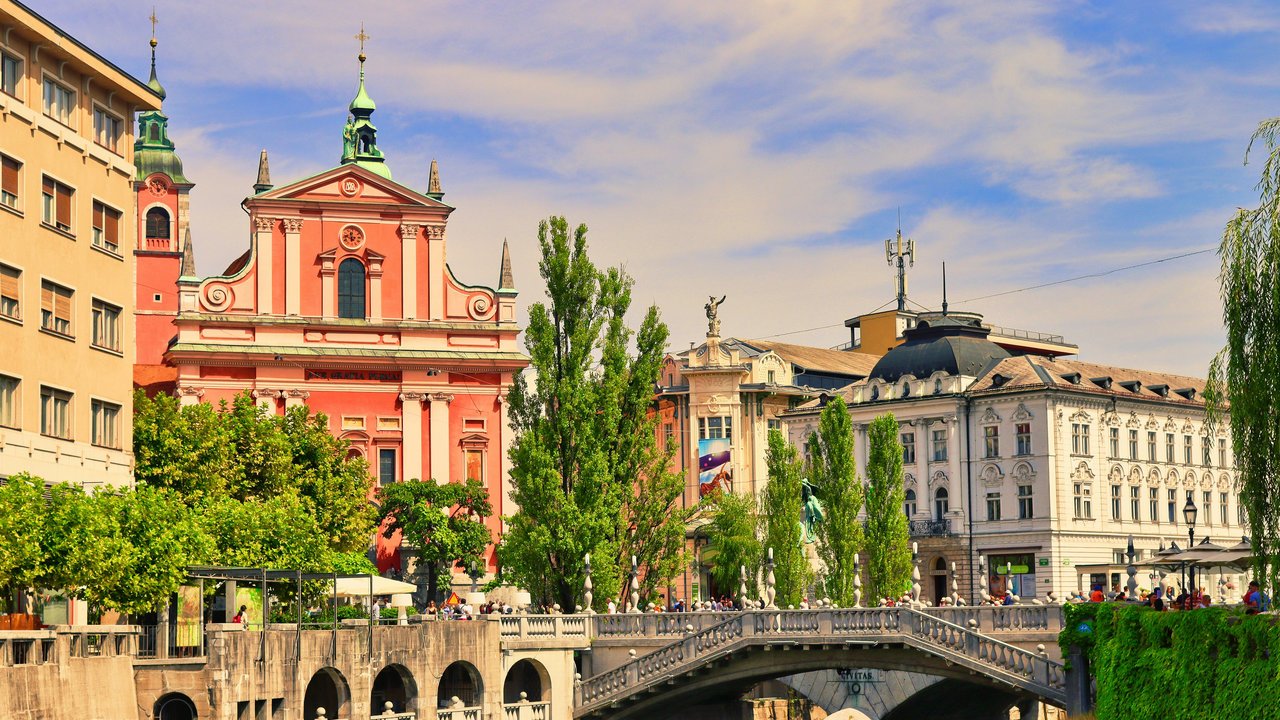 Get your Schengen Slovenia visa smoothly with our complete 2025 guide—requirements, tips, and travel info for an easy European adventure.