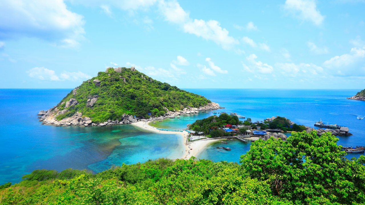 Thailand visa exemption policy lets travelers enter visa-free—learn who qualifies, stay limits, and why the TDAC form is still required.