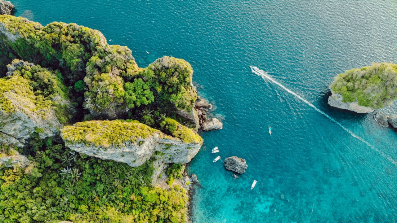 Thailand visa exemption policy lets travelers enter visa-free—learn who qualifies, stay limits, and why the TDAC form is still required.