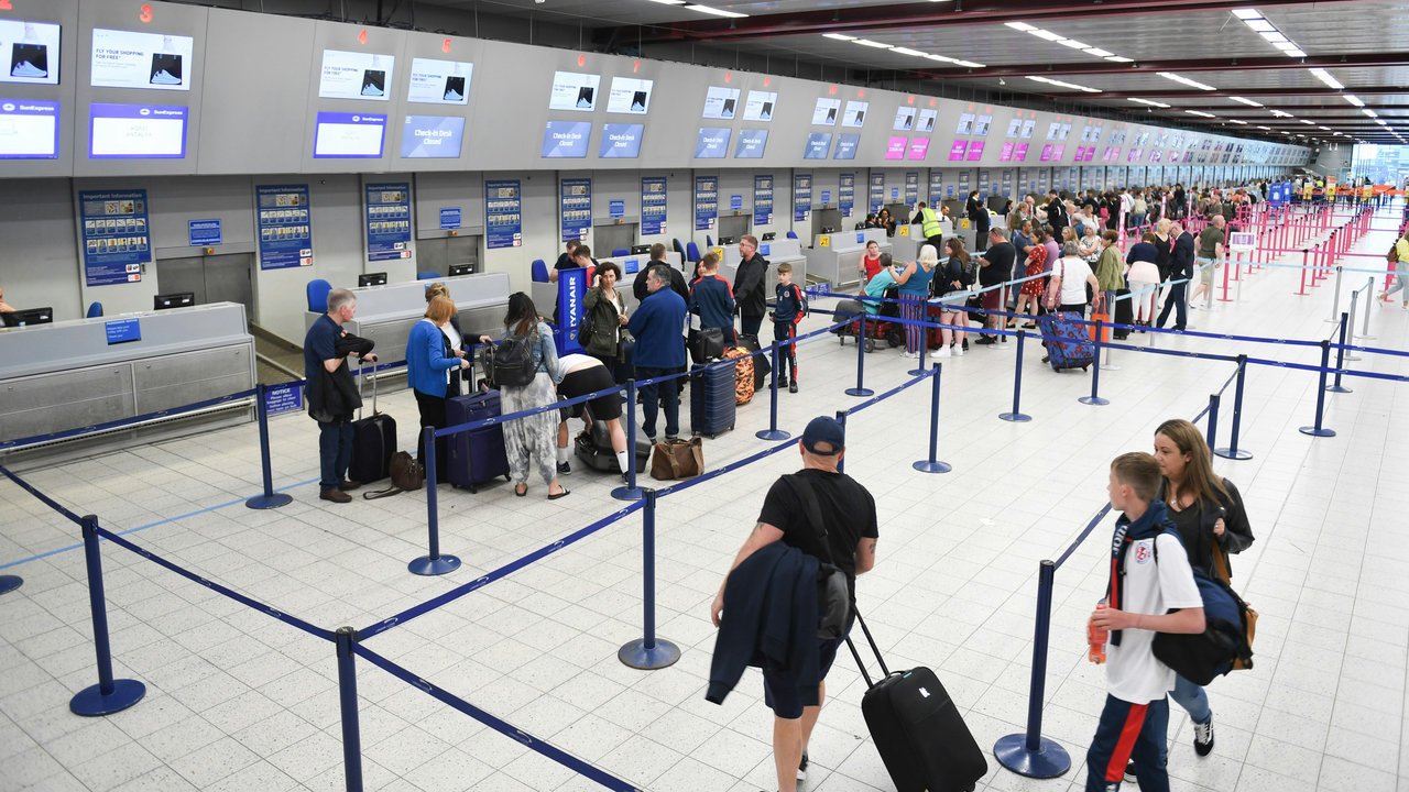 UK EU eGates explained: UK-EU talks near deal to let British travellers use EU e-gates, cutting airport queues and speeding up border checks across Europe.