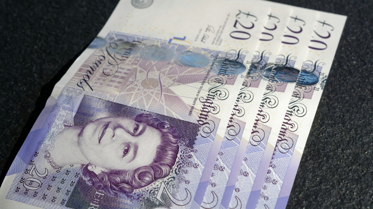 UK passport application fees increase: Changes explained.